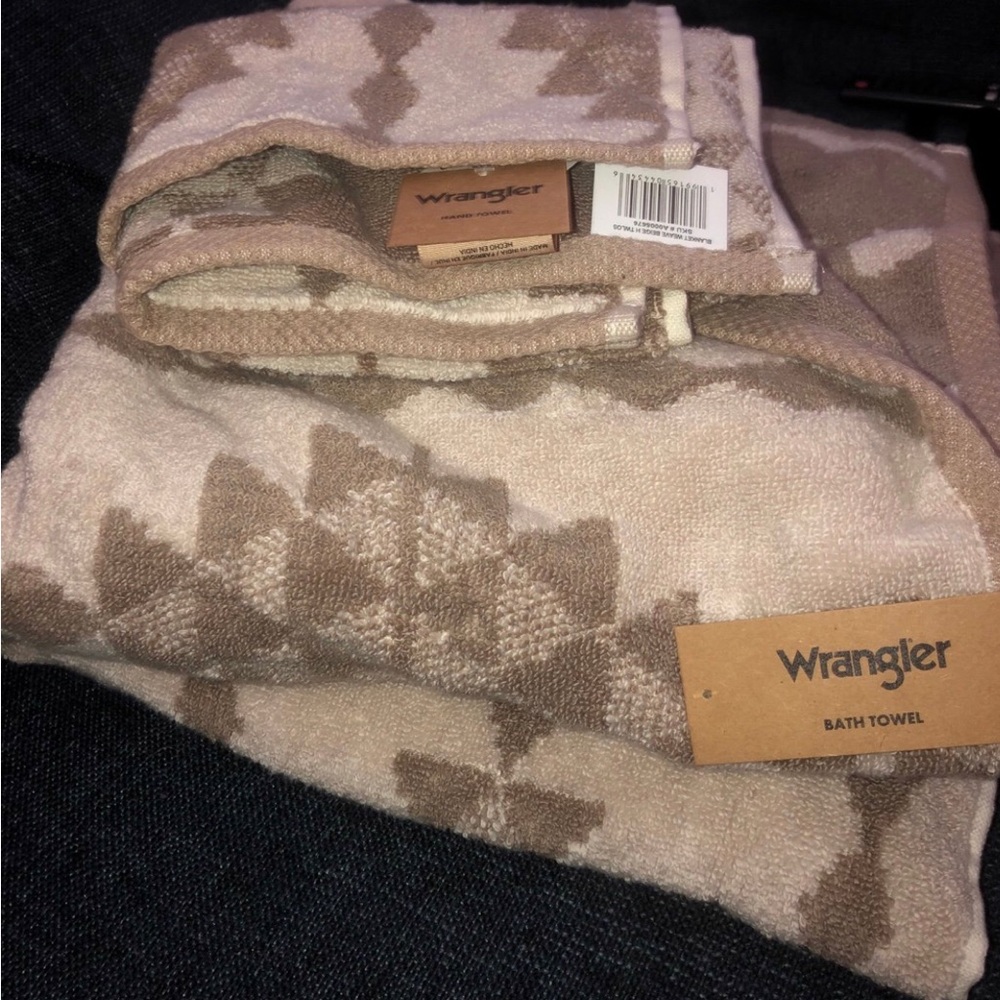 🤎 Wrangler Beige Geometric towel set - 3 pieces
